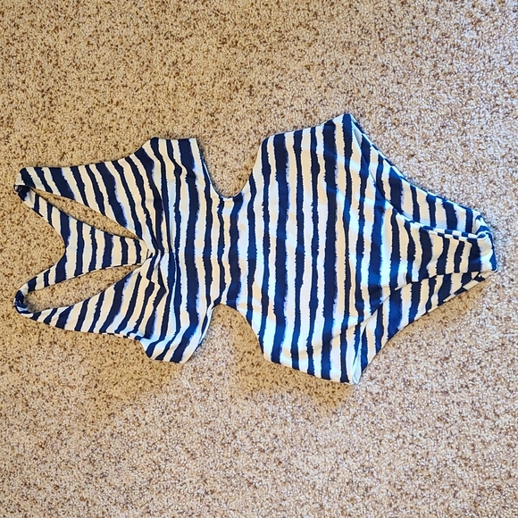 Tori Praver EUC Seafoam monokini with side cutouts - Picture 9 of 15